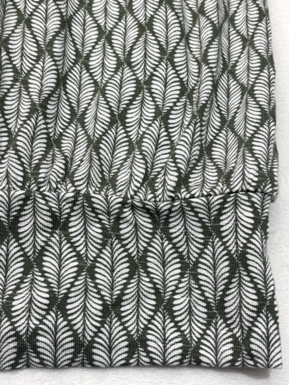 LOFT Outlet Women’s Dark Green & White Geometric Sleeveless Tank Top Large - Picture 5 of 16